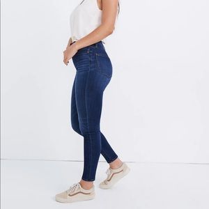 BRAND NEW - Madewell Curvy High-Rise Skinny Jeans in Danny Wash: TENCEL